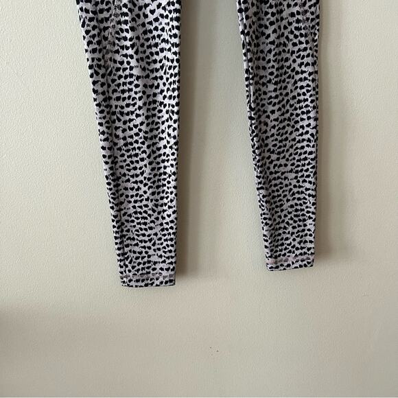 Strut This High Rise Printed Leggings - Picture 3 of 7